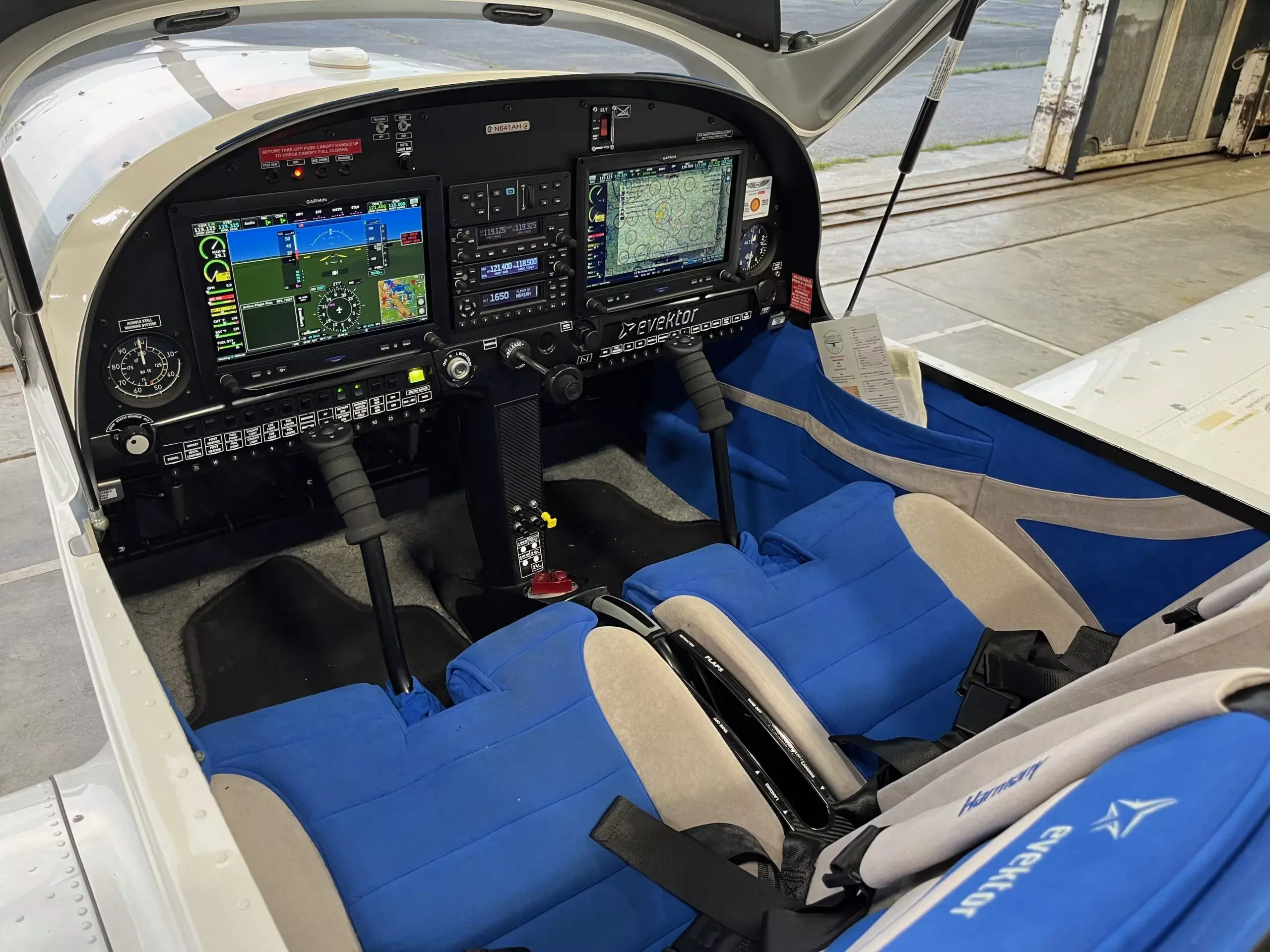 Hawkins Flight Academy N641AH instrument panel with dual Garmin G3X.